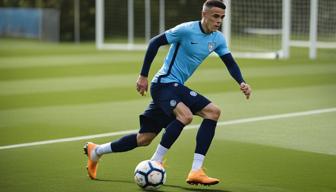 Englands Offensivstar Phil Foden kehrt nach der Geburt seines Babys ins Training zurück